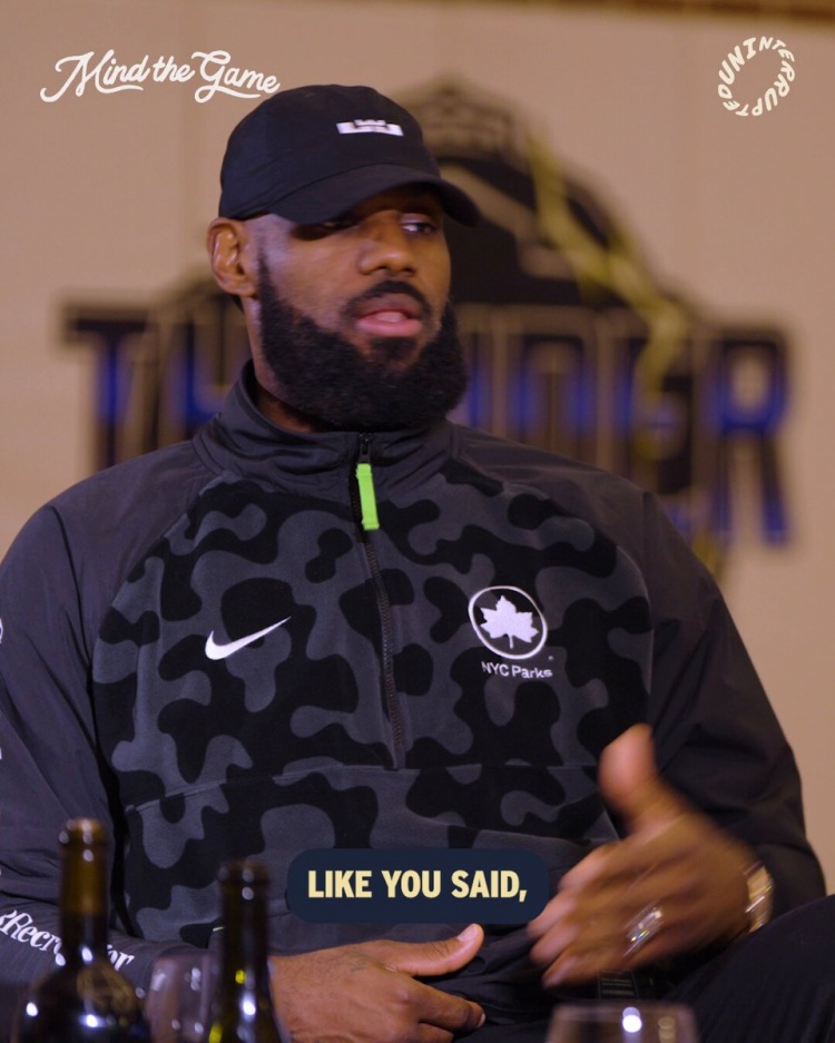 詹姆斯：中距离投篮是杰出球队成功的关键 尤其是在季后赛中