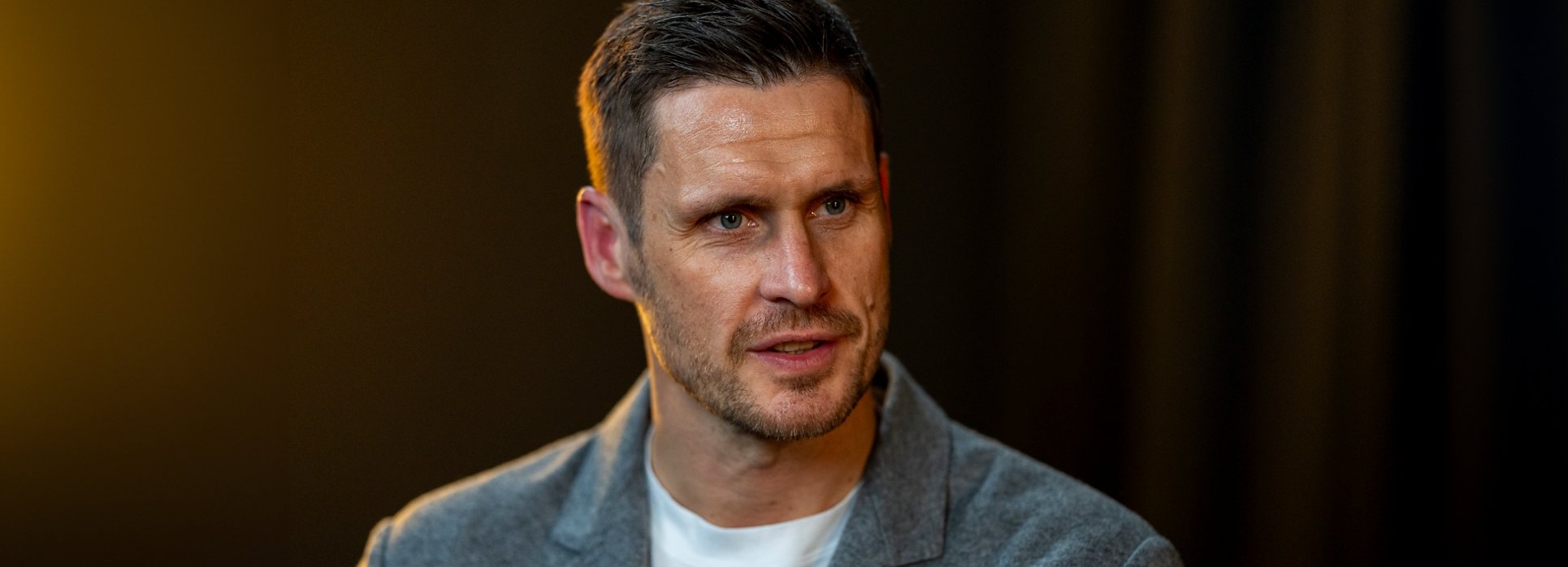 多特总监：赛季中期球队表现令人不满意，夏窗目标就是买年轻球员