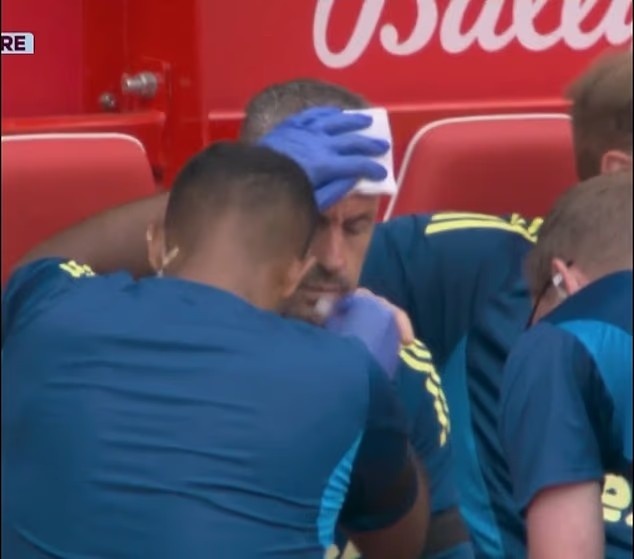 诺丁汉森林助教庆祝进球太激动划破头，缝了六针