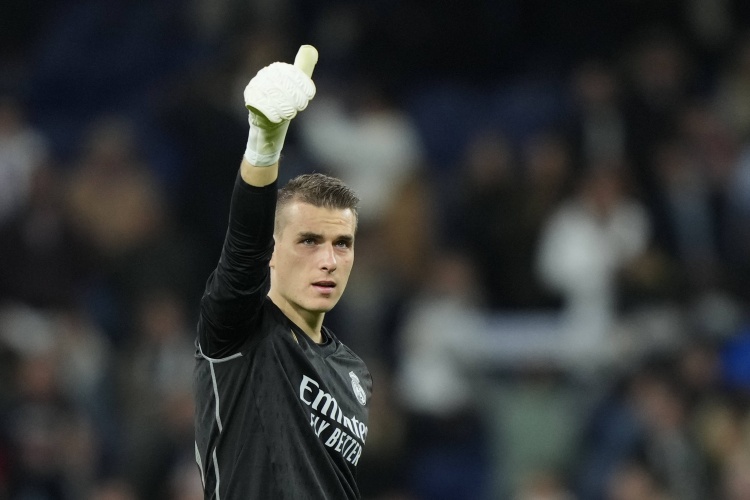 马卡：尽管收到多份报价，但卢宁希望留在皇马效力