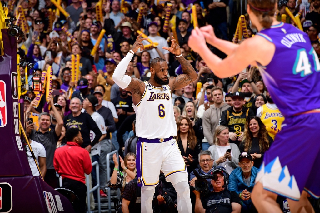 夸梅-布朗：GOAT无需自封 在球场表演的人不是国王而是国王的玩物