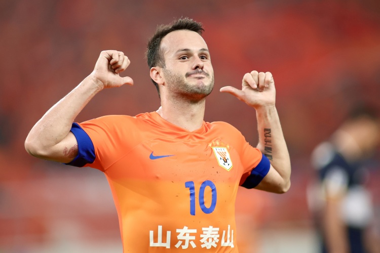 媒体人：文旅再次审视瓦科报名资格，希望把坑位留给更年轻的球员