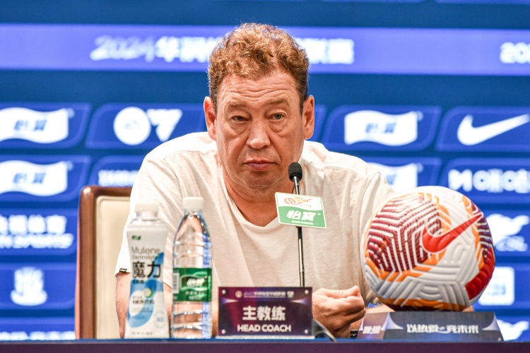东体：申花队内伤病及国脚的身体疲劳，让斯卢茨基“头疼”