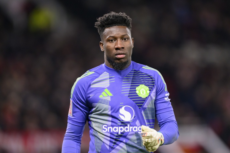 邮报：奥纳纳仍将参加曼联季前赛行程，并在美国接受治疗