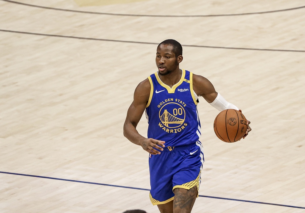 进步了？美记：库明加阵营乐观认为 25-26赛季将是其最好的赛季