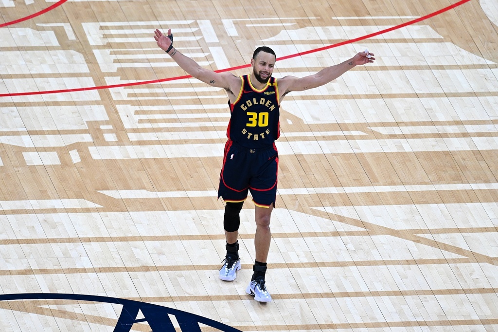 库里：相信健康的我们能赢下所有 但伤病也是竞争的一部分