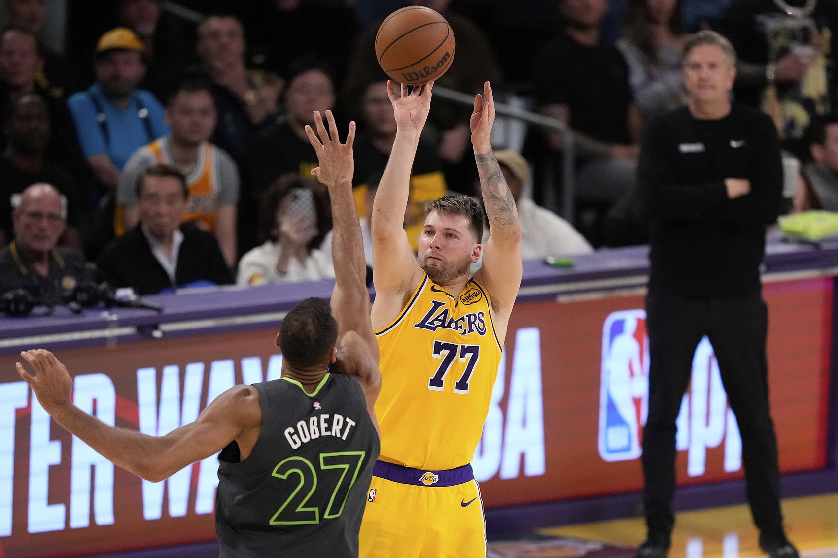 东契奇：弹跳不是唯一天赋 我的平衡能力和急停能力很强