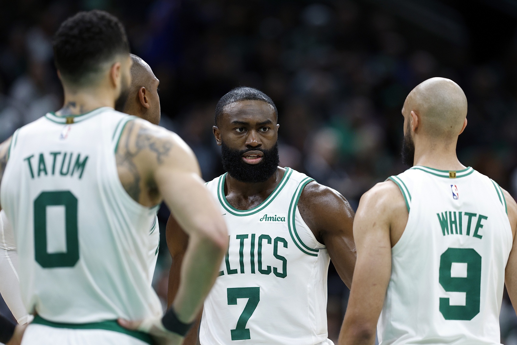 季孟年：绿军可能继续寻求交易 他们希望得到薪金灵活性&阵容深度