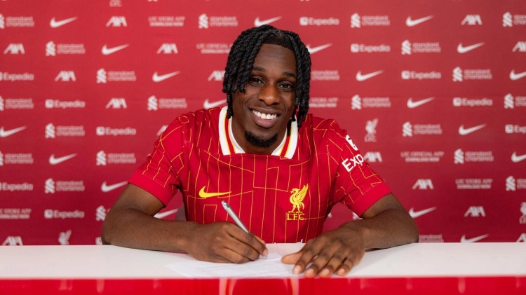 回声报：利物浦今夏转会动作频频，球队防线重组正在逐渐提上日程