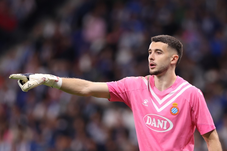 世体：霍安-加西亚周五亮相，巴萨不会办新闻发布会