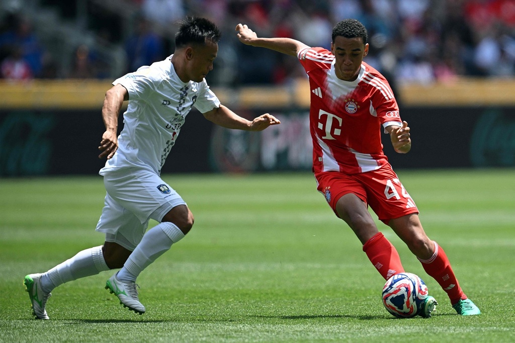 周通回忆世俱杯：这三周像做梦一样，体验到了拜仁的顶级窒息