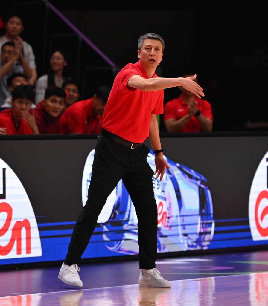 篮协主席：郭导半决前要球队拼 带队里日夜奋战的剪辑师去看决赛